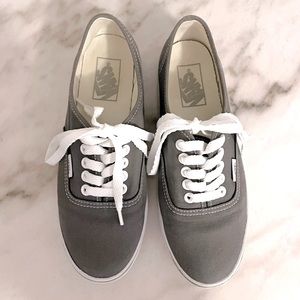 Gray Lo Pro Vans Women’s 7 Men’s 5.5